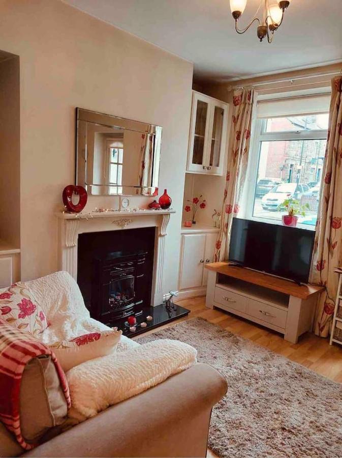 Boutique Cottage In The Heart Of Buxton Town Buitenkant foto